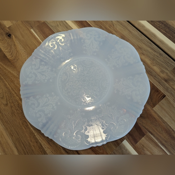 Vintage MacBeth Evans Monax Milk Depression Glass American Sweetheart Cake Plate - Picture 2 of 7